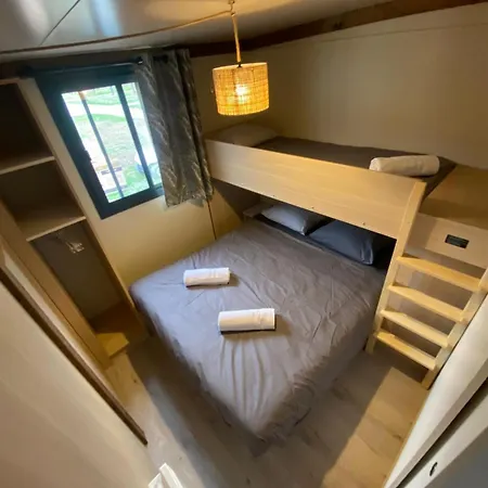 Camping Le Solitaire Du Lac Saint-Jorioz Room photo