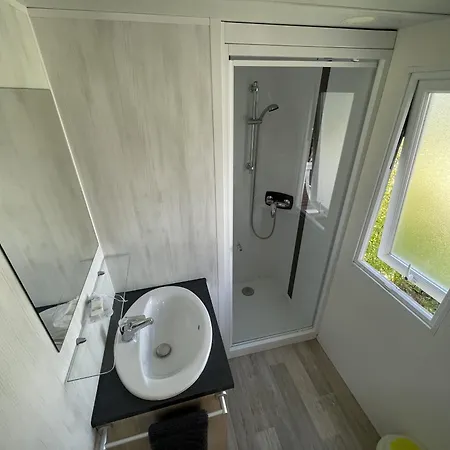 Camping Le Solitaire Du Lac Saint-Jorioz Room photo