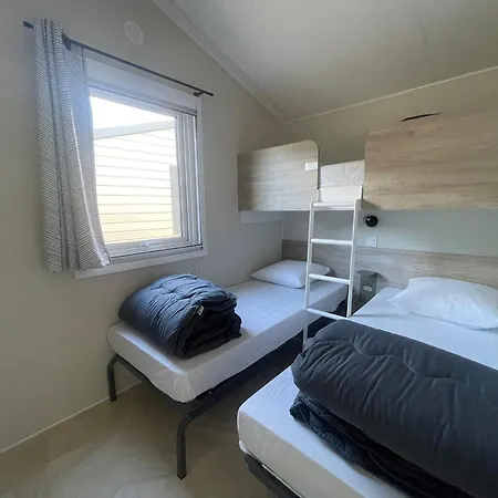 Camping Le Solitaire Du Lac Saint-Jorioz Room photo