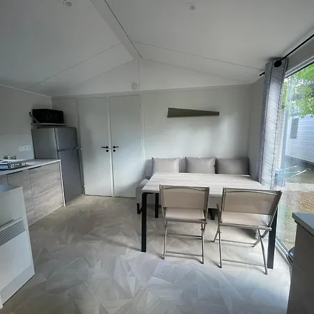 Camping Le Solitaire Du Lac Saint-Jorioz Room photo