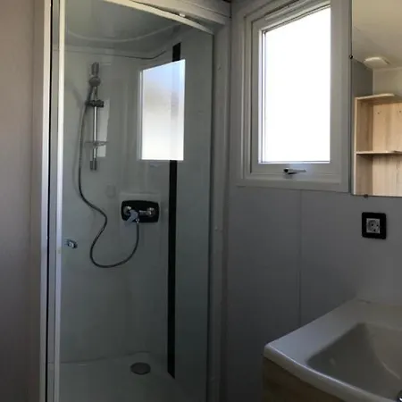Camping Le Solitaire Du Lac Saint-Jorioz Room photo