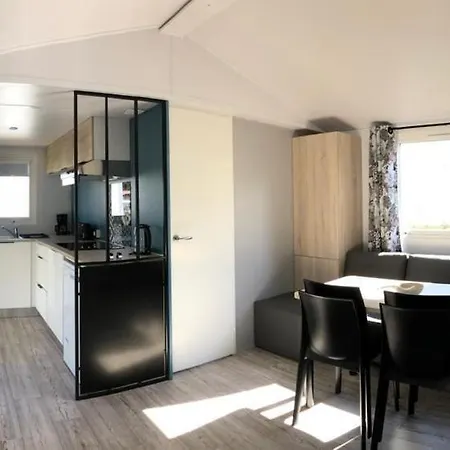 Camping Le Solitaire Du Lac Saint-Jorioz Room photo