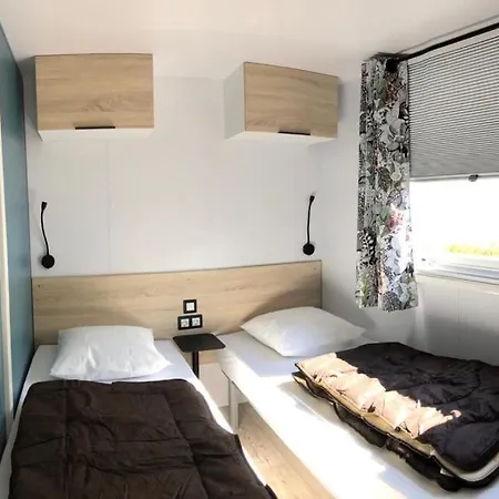 Camping Le Solitaire Du Lac Saint-Jorioz Room photo