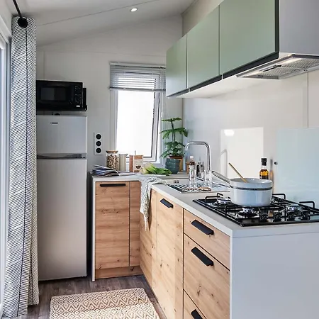 Camping Le Solitaire Du Lac Saint-Jorioz Room photo