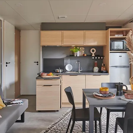Camping Le Solitaire Du Lac Saint-Jorioz Room photo