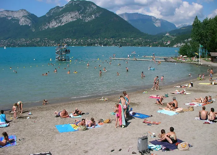 Camping Le Solitaire Du Lac